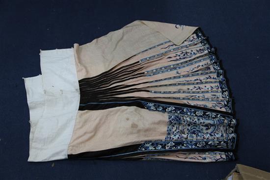 A Chinese embroidered silk skirt, early 20th century,